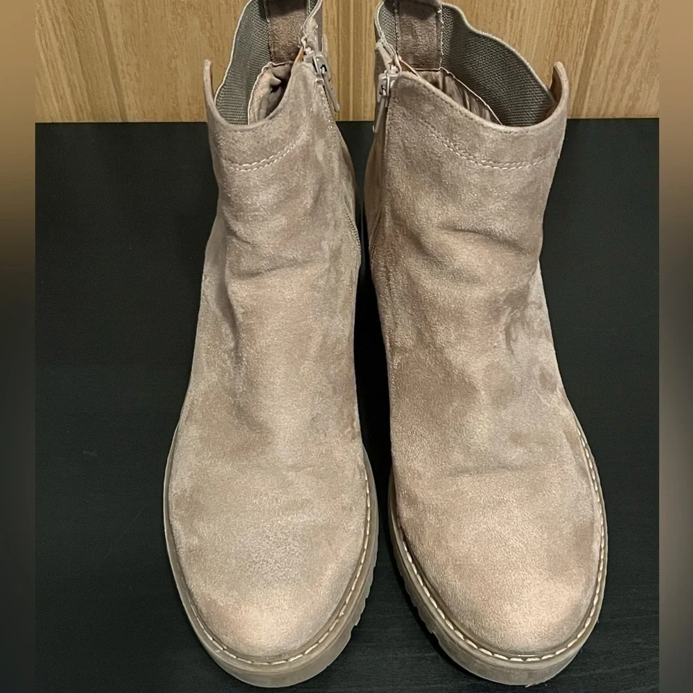 White Mountain Women's Dear Faux Suede Booties Ankle Boots